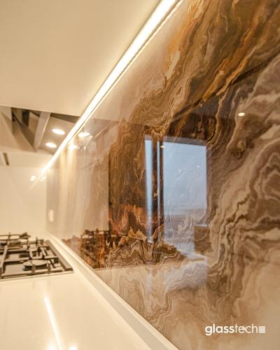 kerarmika yerinə olan oniks şüşə